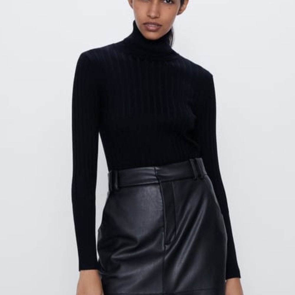 Never worn Zara turtle neck